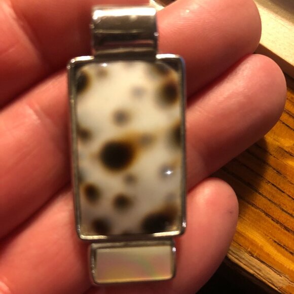 Lia Sophia Sumatra Slide Necklace Tiger Shell Mother of Pearl - Picture 1 of 2